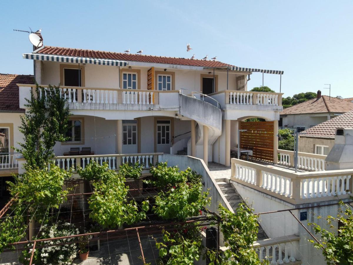 Rasin Apartments Pakoštane Eksteriør bilde